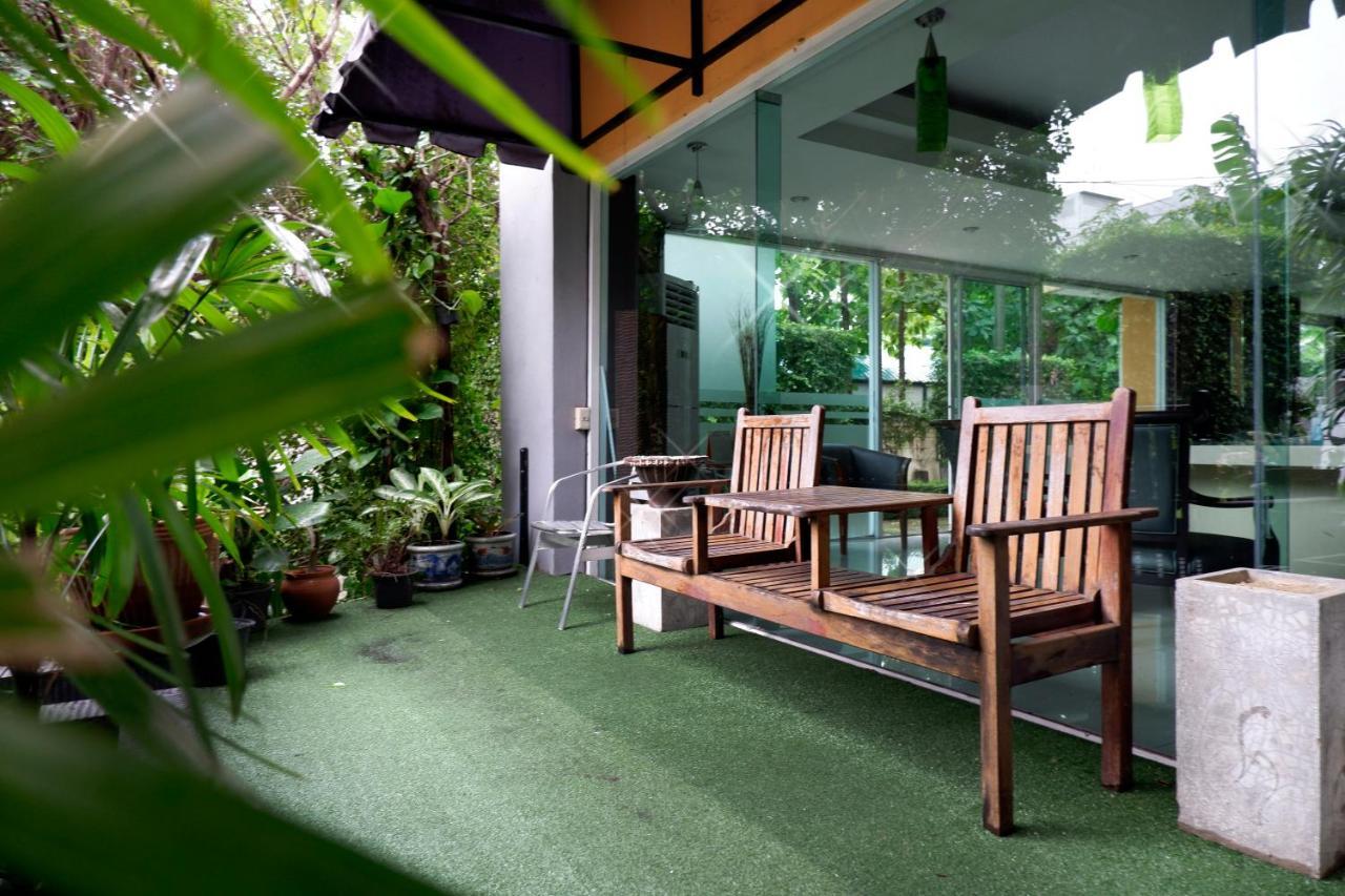 The Wing Design Hotel Bangkok Exterior photo