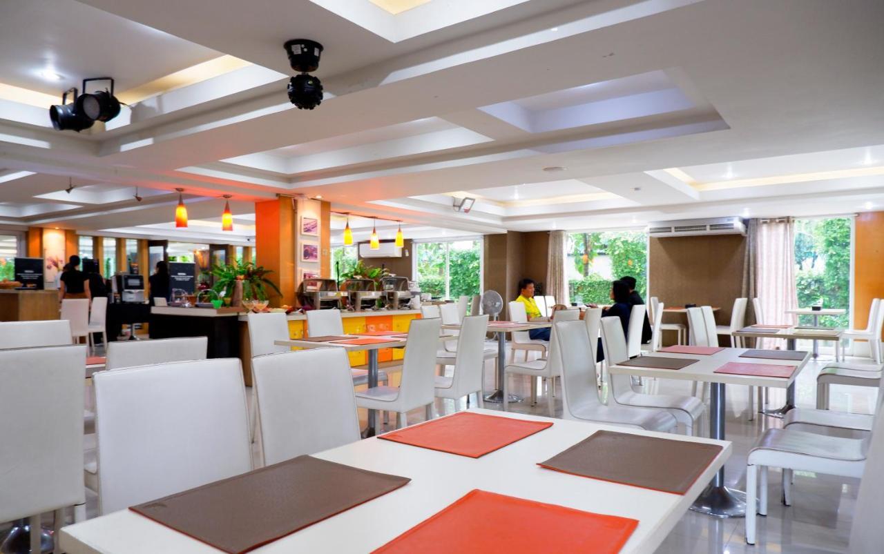 The Wing Design Hotel Bangkok Exterior photo