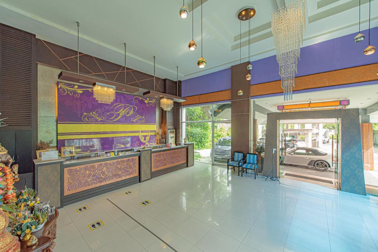The Wing Design Hotel Bangkok Exterior photo