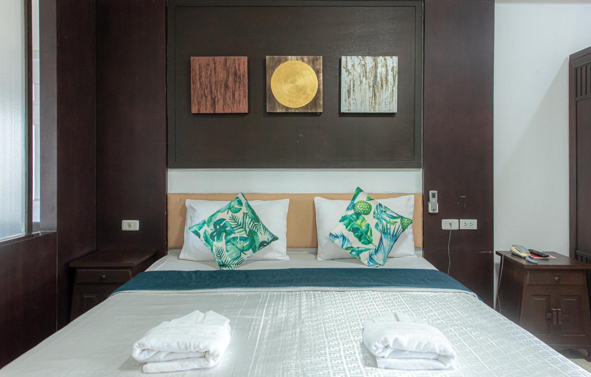 The Wing Design Hotel Bangkok Exterior photo