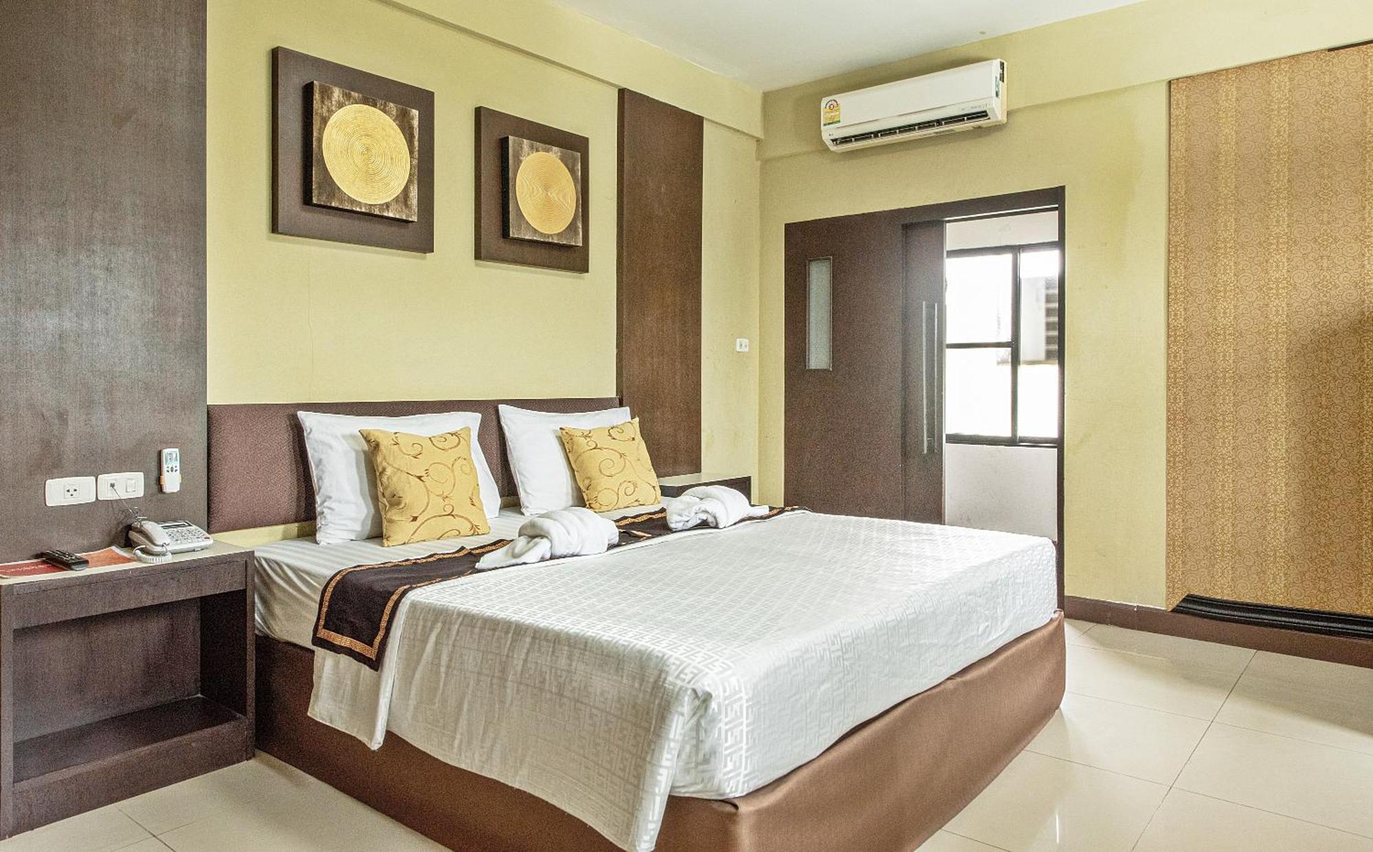 The Wing Design Hotel Bangkok Exterior photo