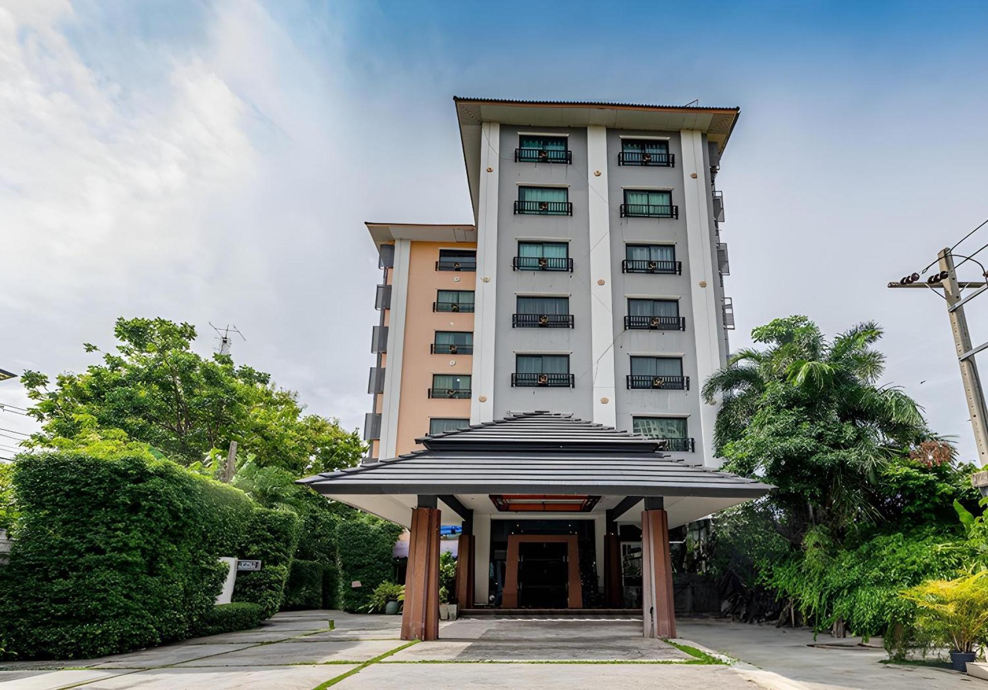The Wing Design Hotel Bangkok Exterior photo