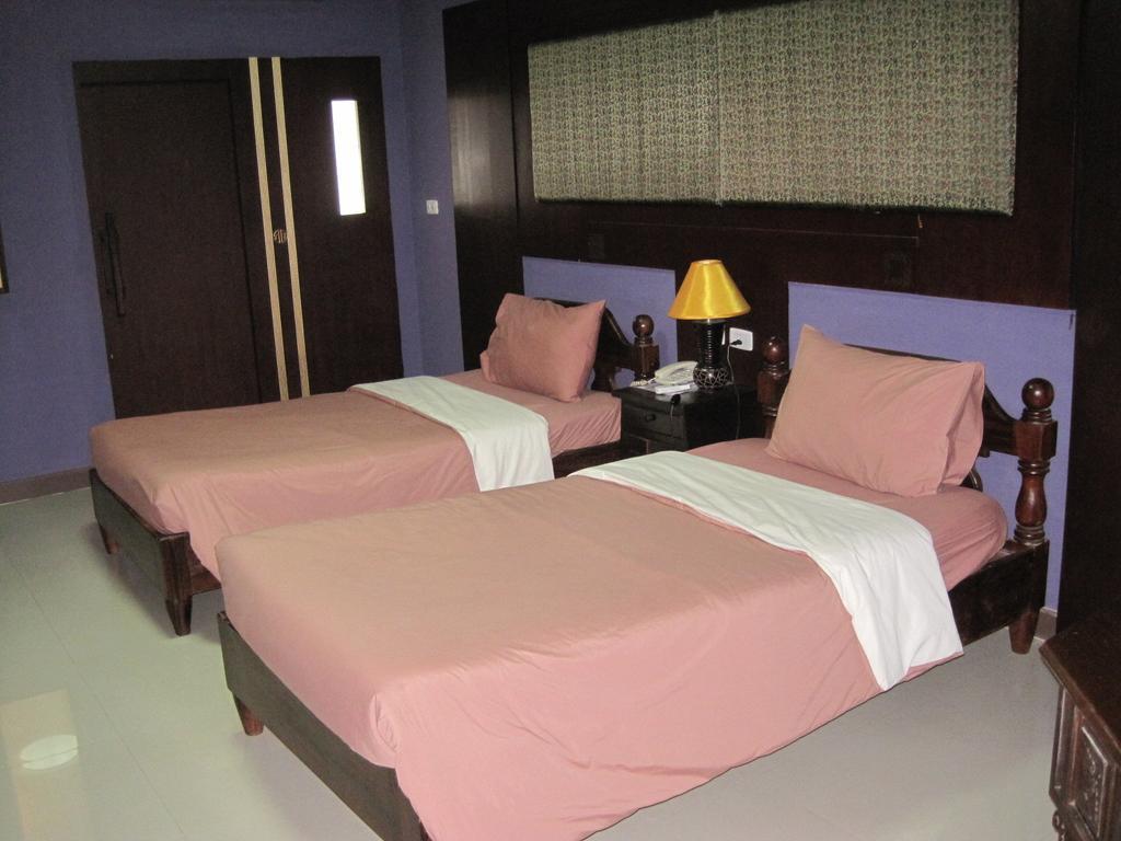The Wing Design Hotel Bangkok Room photo