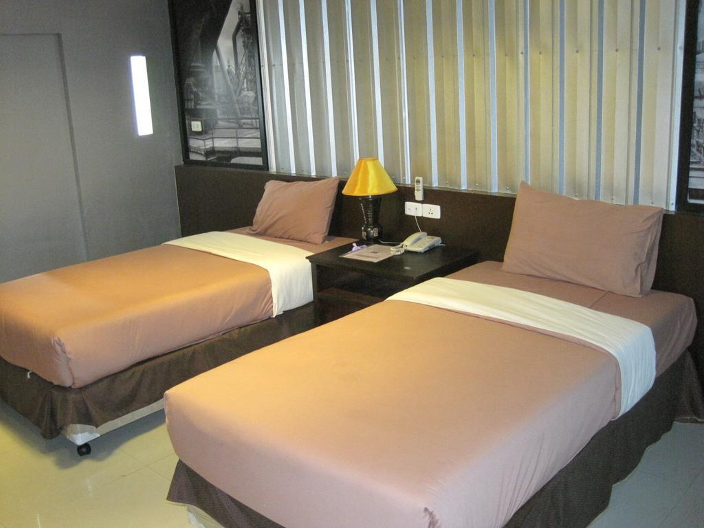 The Wing Design Hotel Bangkok Room photo